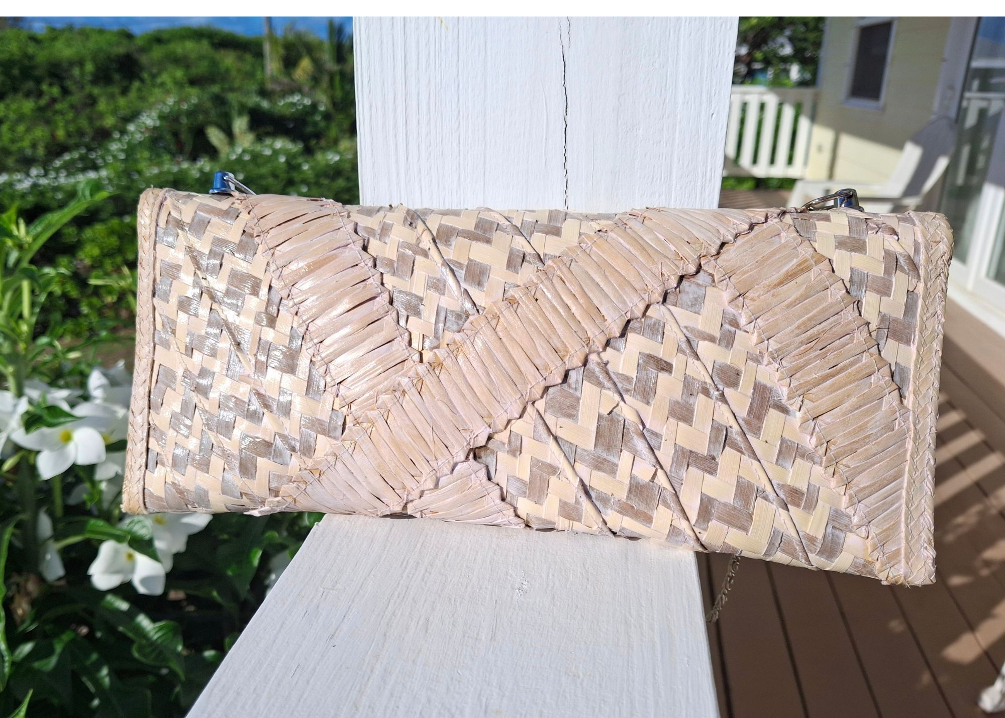 Betsy clutch purse back