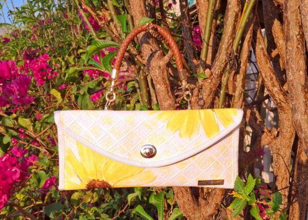 Sunnie clutch purse front