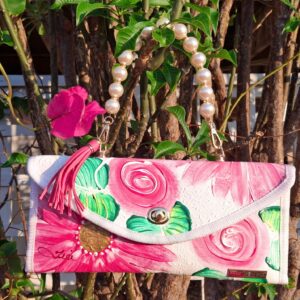 Fabulous clutch front